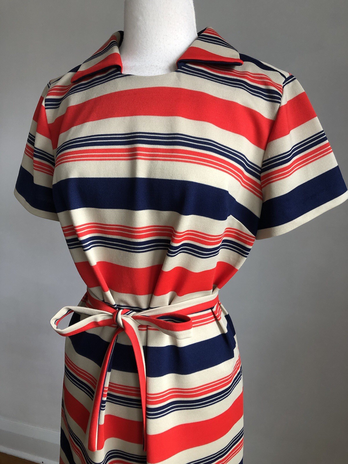 STUNNING VTG LADY CAROL Of New York Red Blue Tan Stretchy Belted Mod Dress M/L
