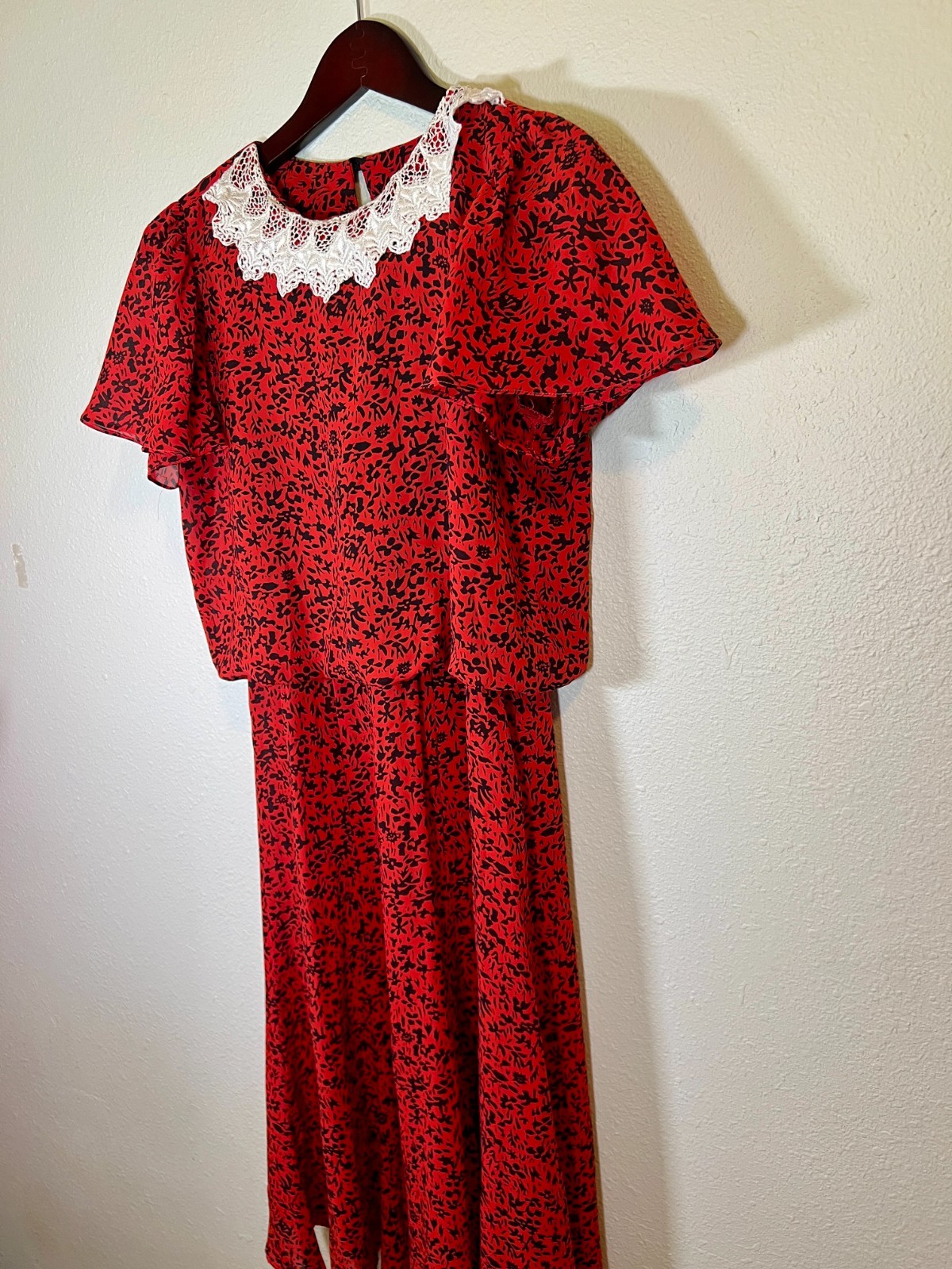 Vintage 1980s Prairie Revival Red Floral Lace Collar Midi Dress Basic Theater Pc