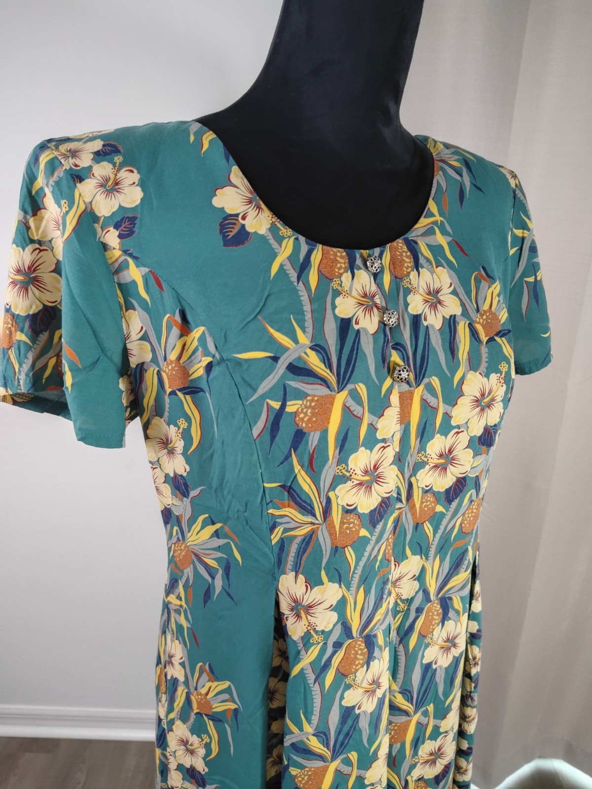 VTG Iolani Hawaiian Muumuu Maxi Dress M Teal Floral Rayon Pleated Filigree…