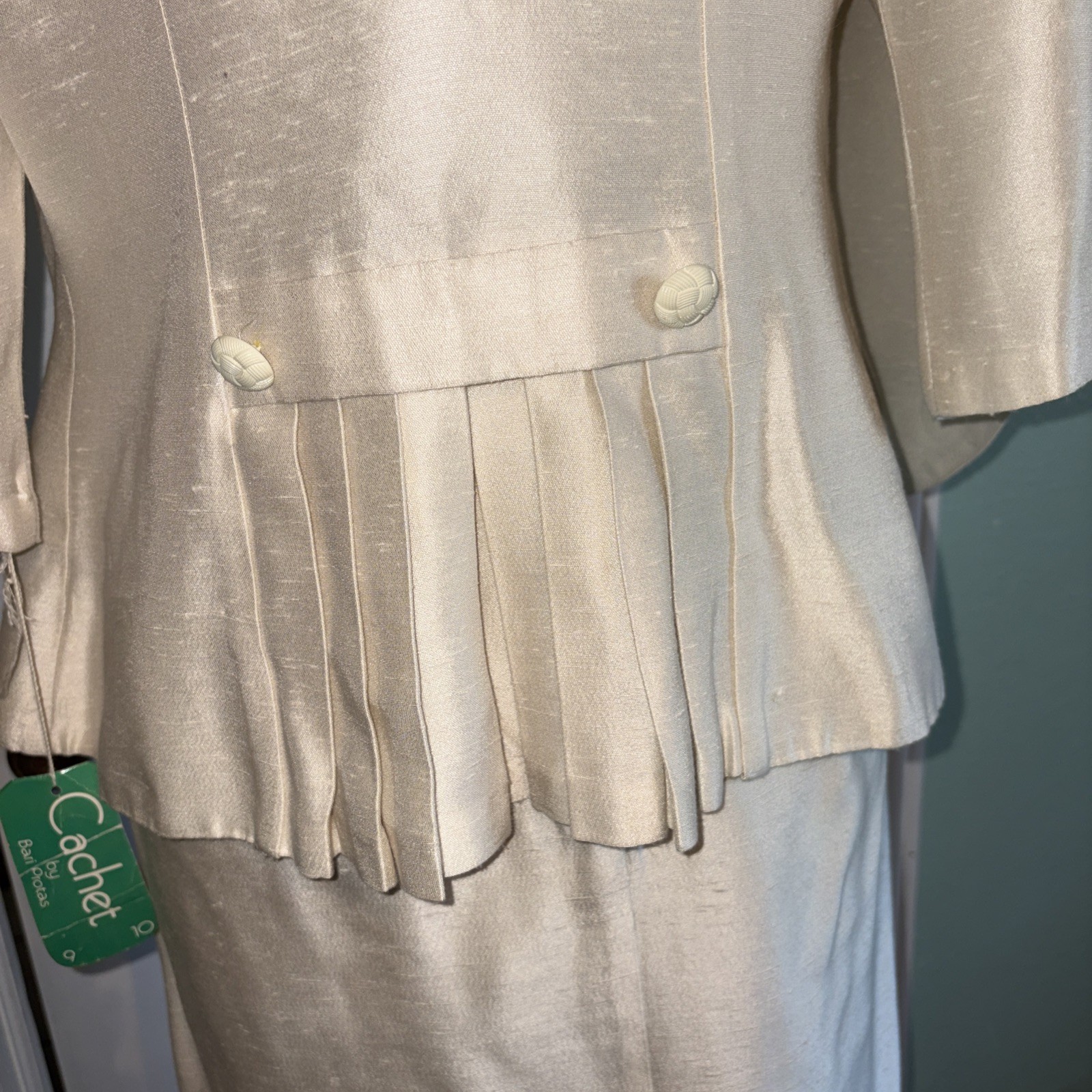 Cachet By Bari Protas Light Beige 2 Piece Top Dress Size 9-10