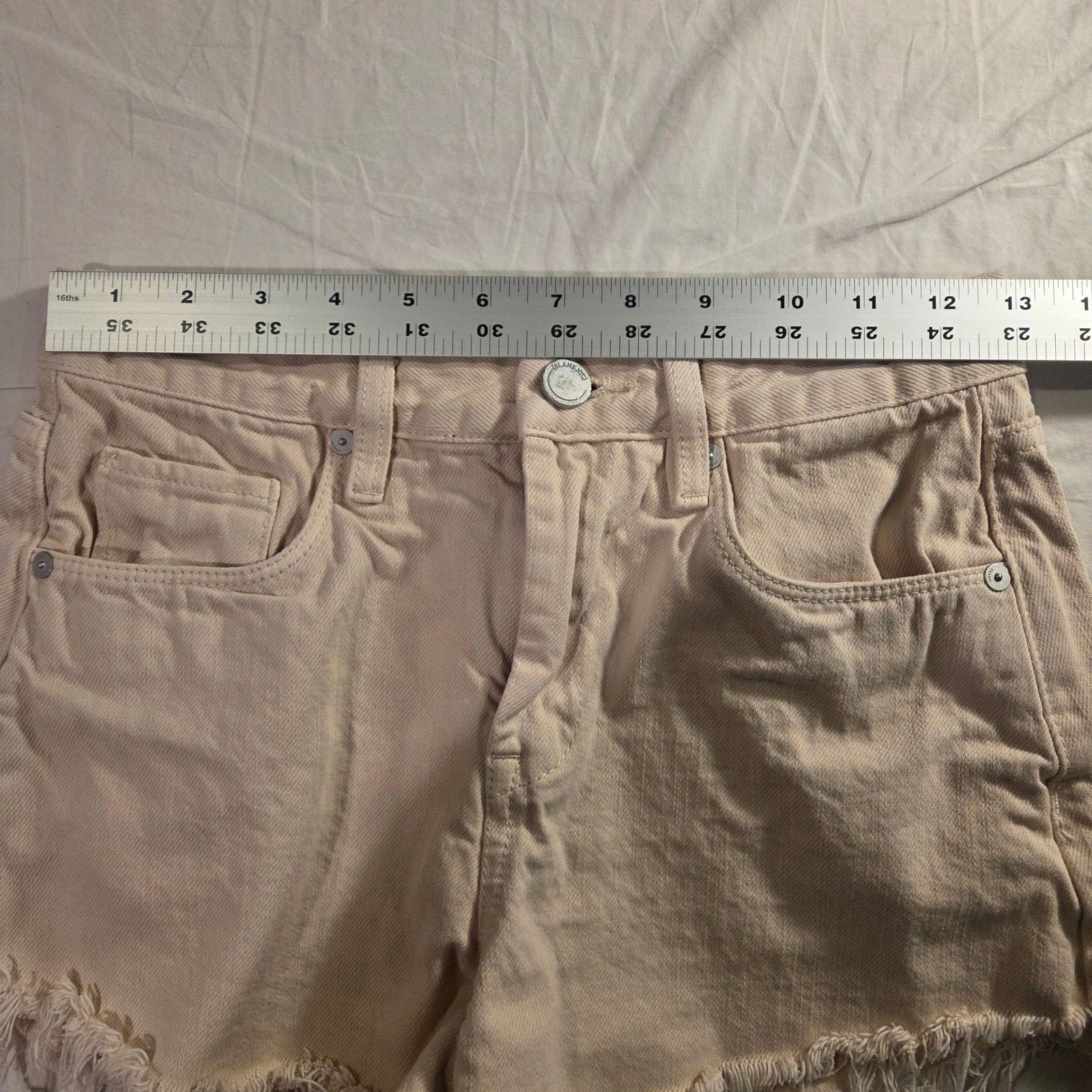 Blank NYC The Barrow Vintage High Rise Short Raw Hem, Women’s Size 25, Light Tan