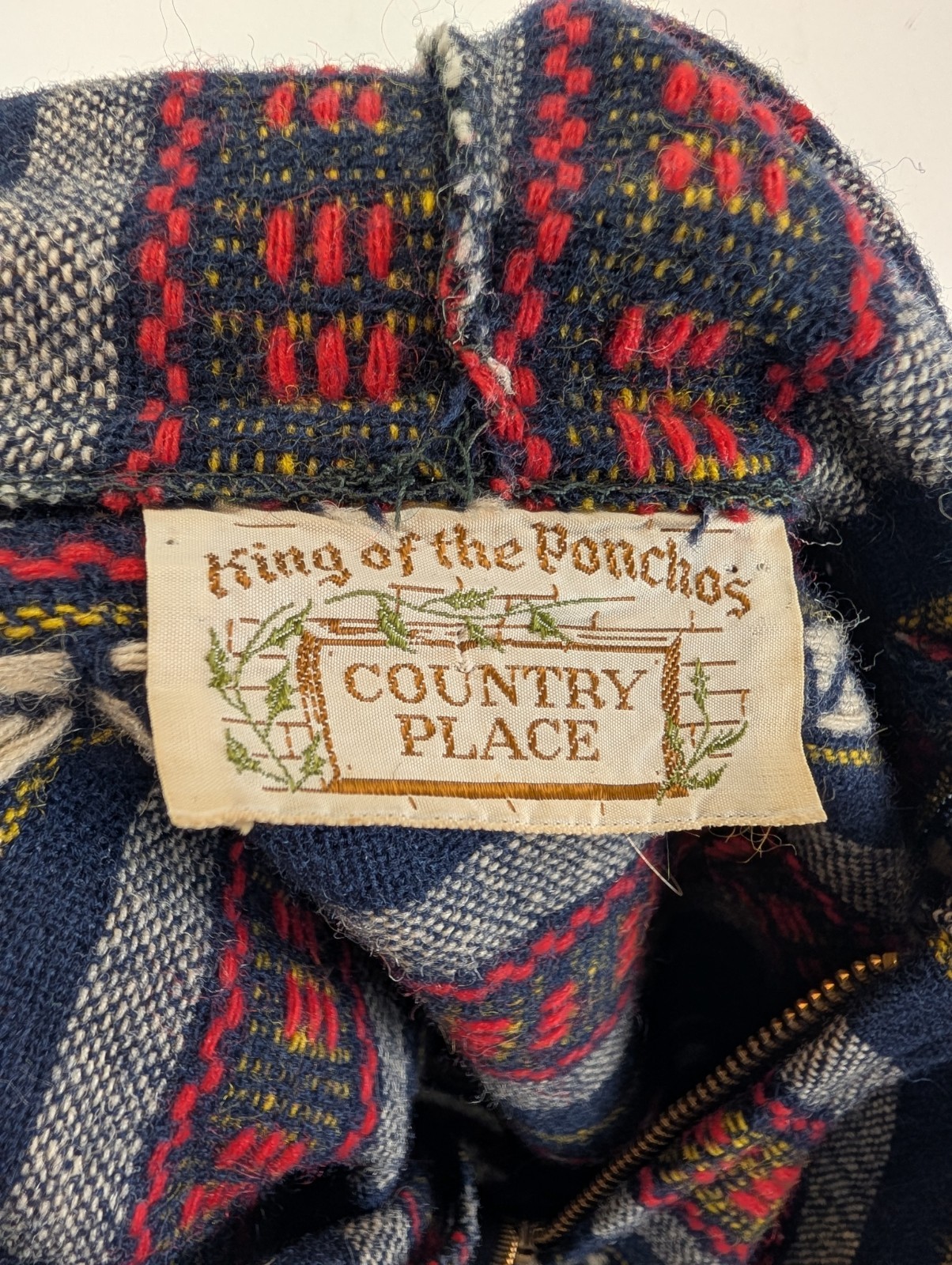 Vintage King Of The Ponchos Country Place Wool Poncho Cape Fringe Zip Aztec
