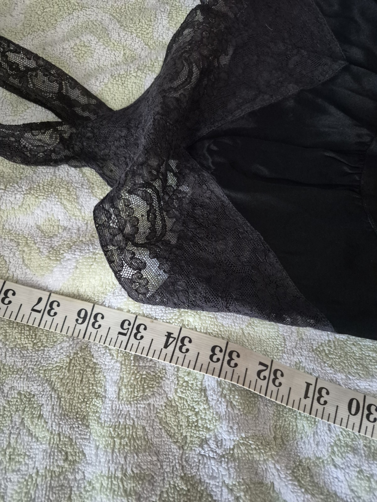 Vintage FISCHER Satin Rayon Full Slip Size 32 Pre-owned