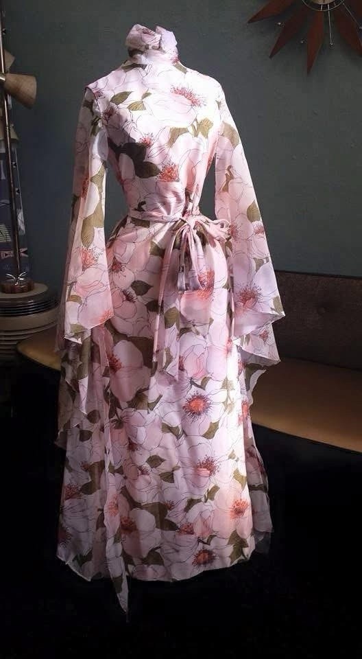 Early 1970’s Lilli Diamond Gown Mod 1960s 1970s Wing Sleeves Designer