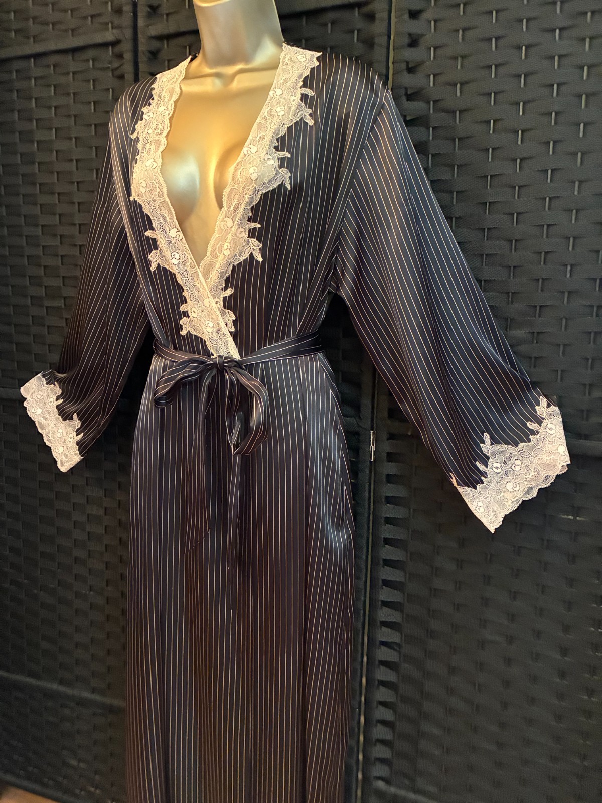 JONES NEW YORK Black PINSTRIPE ROBE Size XL PINK LACE Maxi French Maid Steampunk
