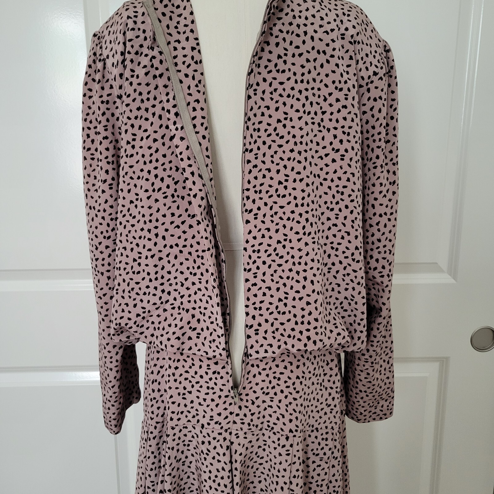 Vintage Jordan Ari Dress Leopard Print Flowy Long Sleeve Brown Pleated Size M