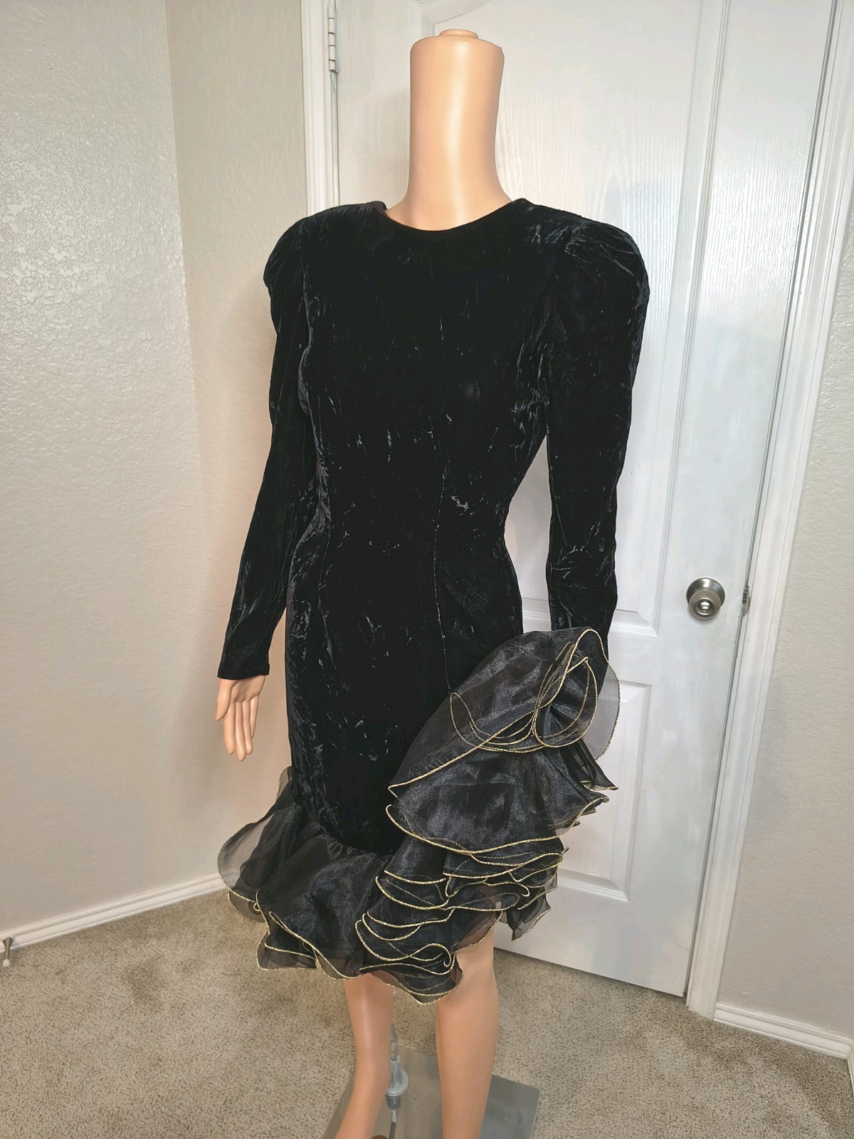 Vintage Ruffled Edge Old Money Glam Artsy Feminine Pinup Velvet Size M Dress -30