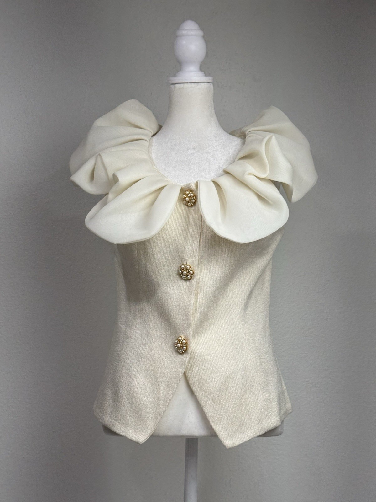 VTG Anthony Sicari Ivory Ruffle Collar Couture Vest Top Size 8 USA
