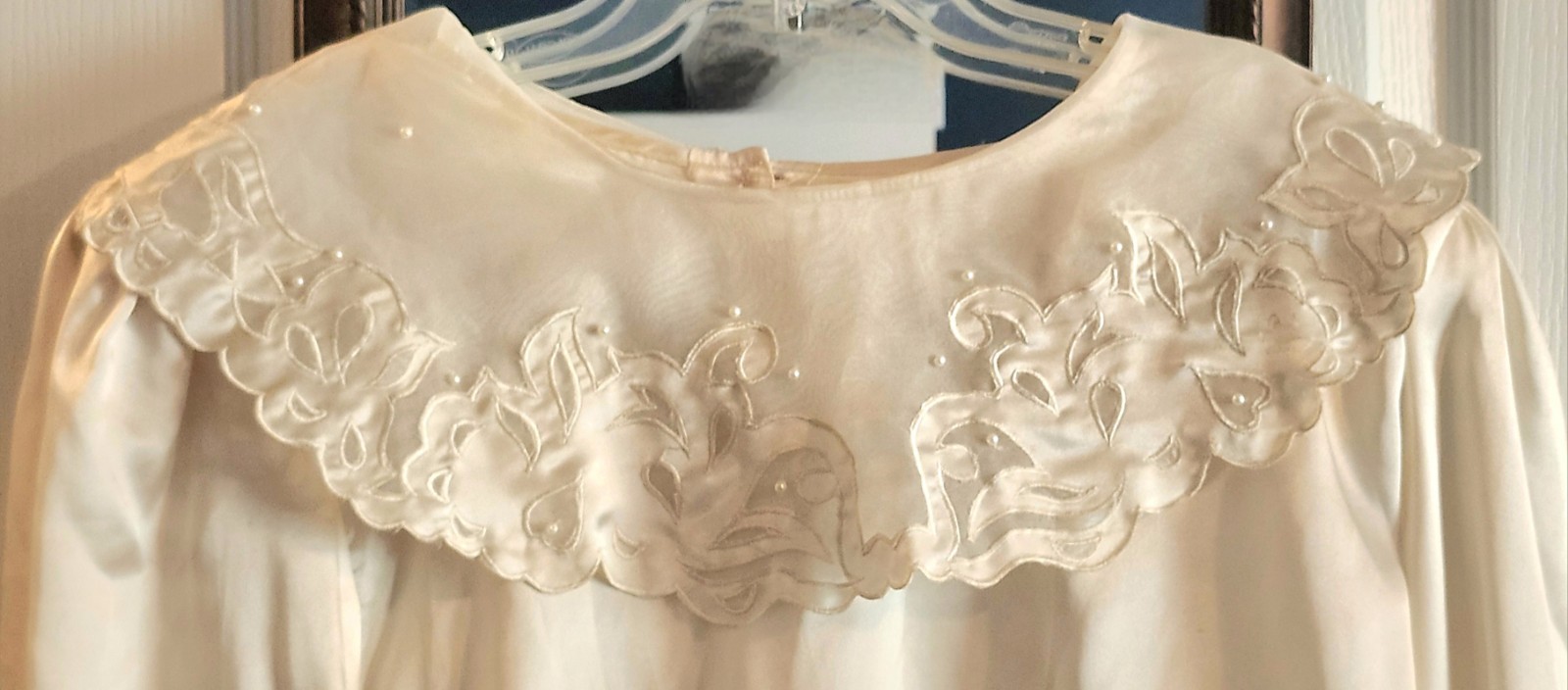 Vintage Laura & Jayne Applique Embroidery & Pearl Embelleshed Collar Blouse