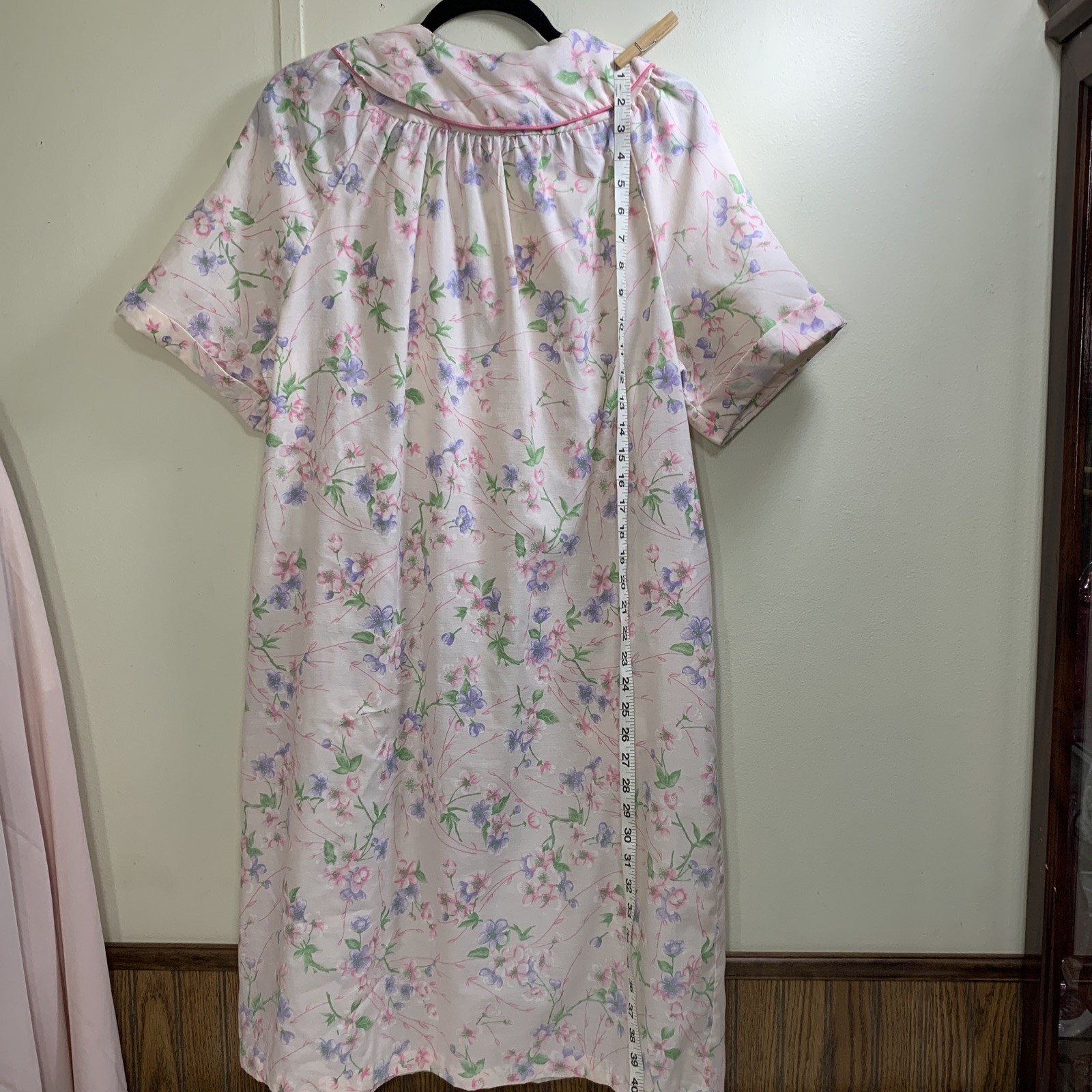 Vintage Women’s Robe Snap Front Duster Size Medium House Dress Lounger Pockets