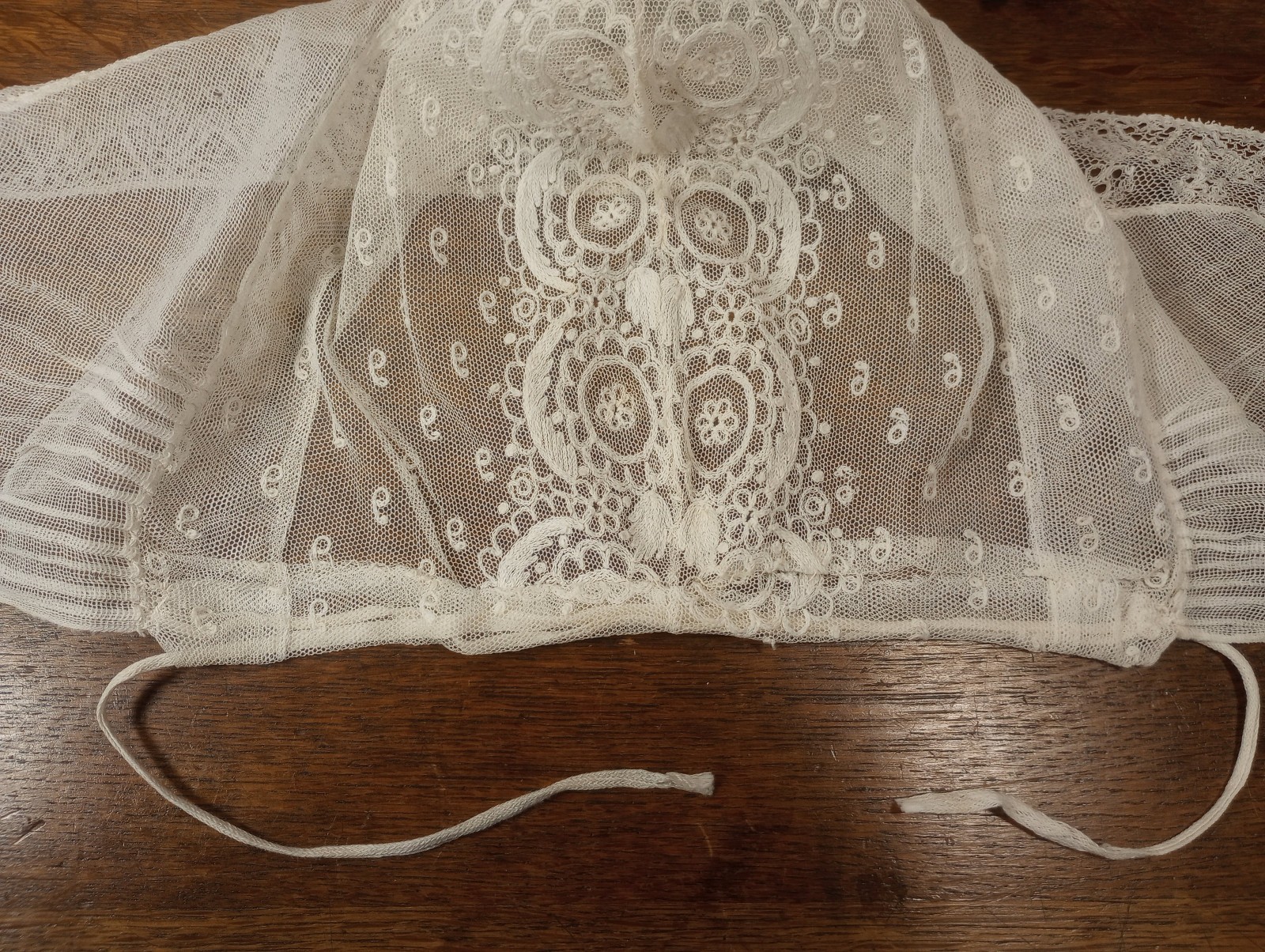 ANTIQUE Victorian Appliquéd LACE BONNET Fine Mesh Net