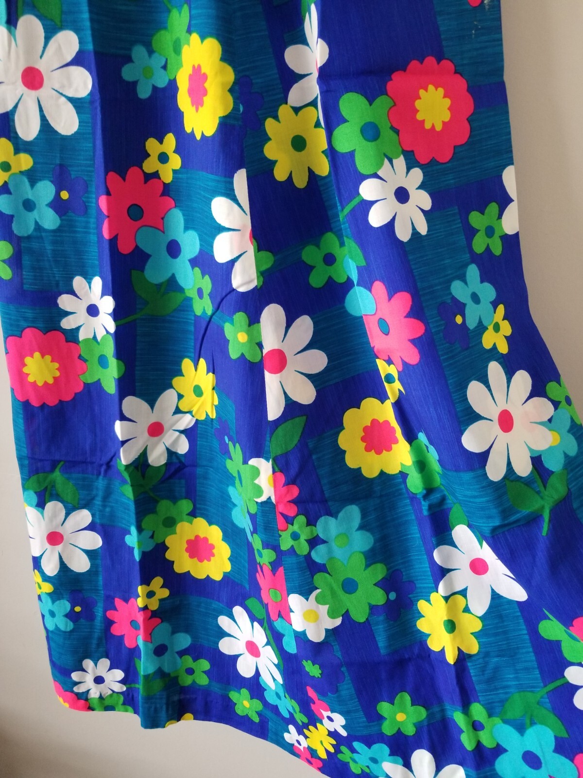 VINTAGE! Made in Hawaii Colorful FLORAL DRESS *See Pics for Measurements*