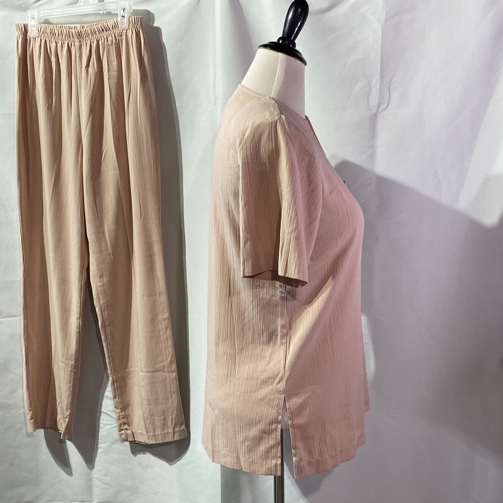 Pale Pink Pants Blouse VTG size 10P Two Twenty Button USA Petite Pantsuit Set