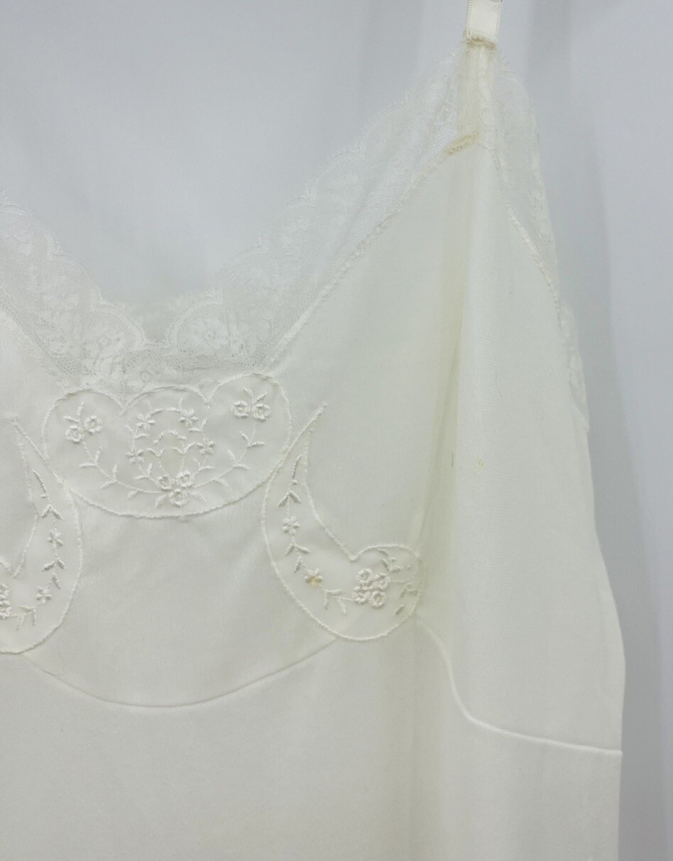 Vintage Vassarette Nylon Crepelon Full Slip Ivory Lace Trim Size A 34