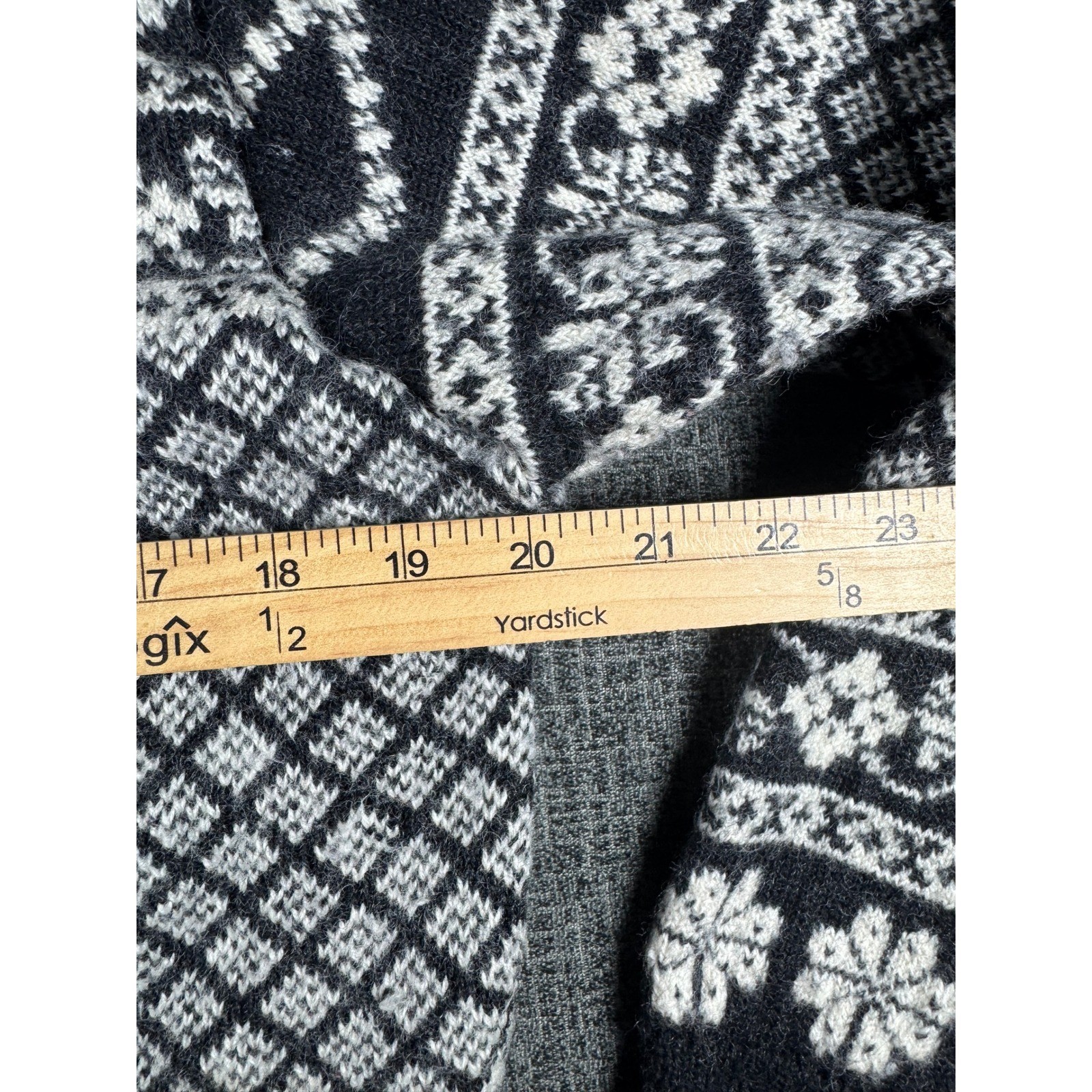 Gap Vintage 100% Wool Fair Isle Cardigan Sweater Black Cream Floral Womens Large