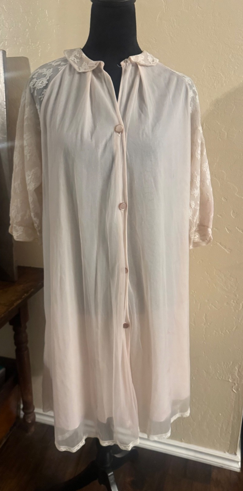 Vintage 1950’s Leonora Size 34 Pink Double Chiffon Lace Trim Peignoir Sheer Robe