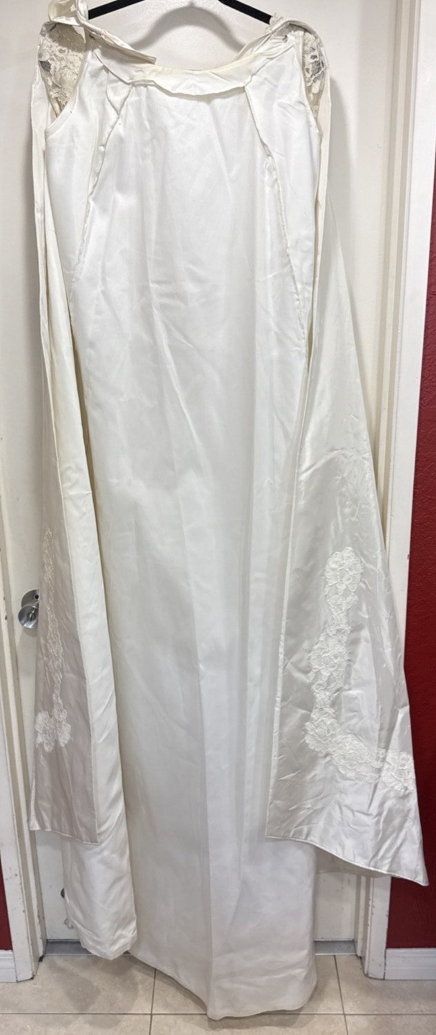 ***ANTIQUE/VINTAGE 1967 Lace Sheath LS Wedding Dress w/Satin Cape Sz 5/6 L@@K***