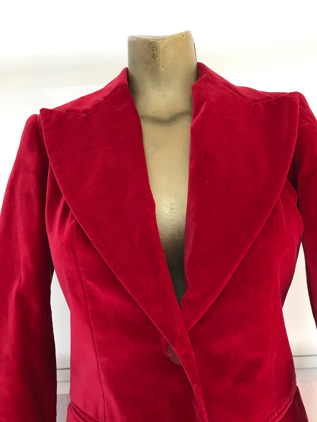 VINTAGE 80s Disco Era BLOOMINGDALES Red VELVET TUXEDO Smoking JACKET Size 2P
