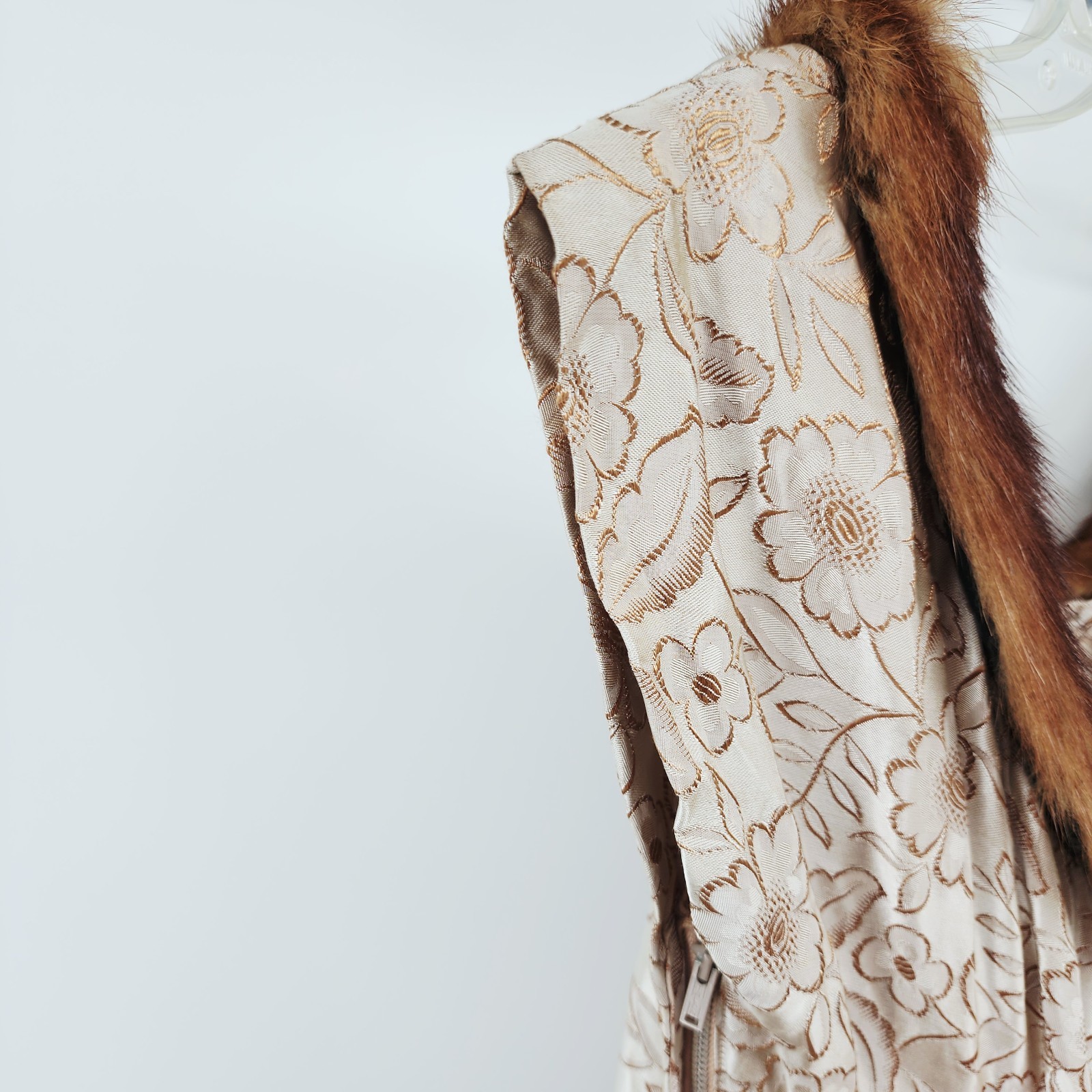 1950 BROCADE CHAMPAGNE FLORAL HI LOW GOWN MINK FUR COLLAR TAUPE GOLD DRESS XS-S