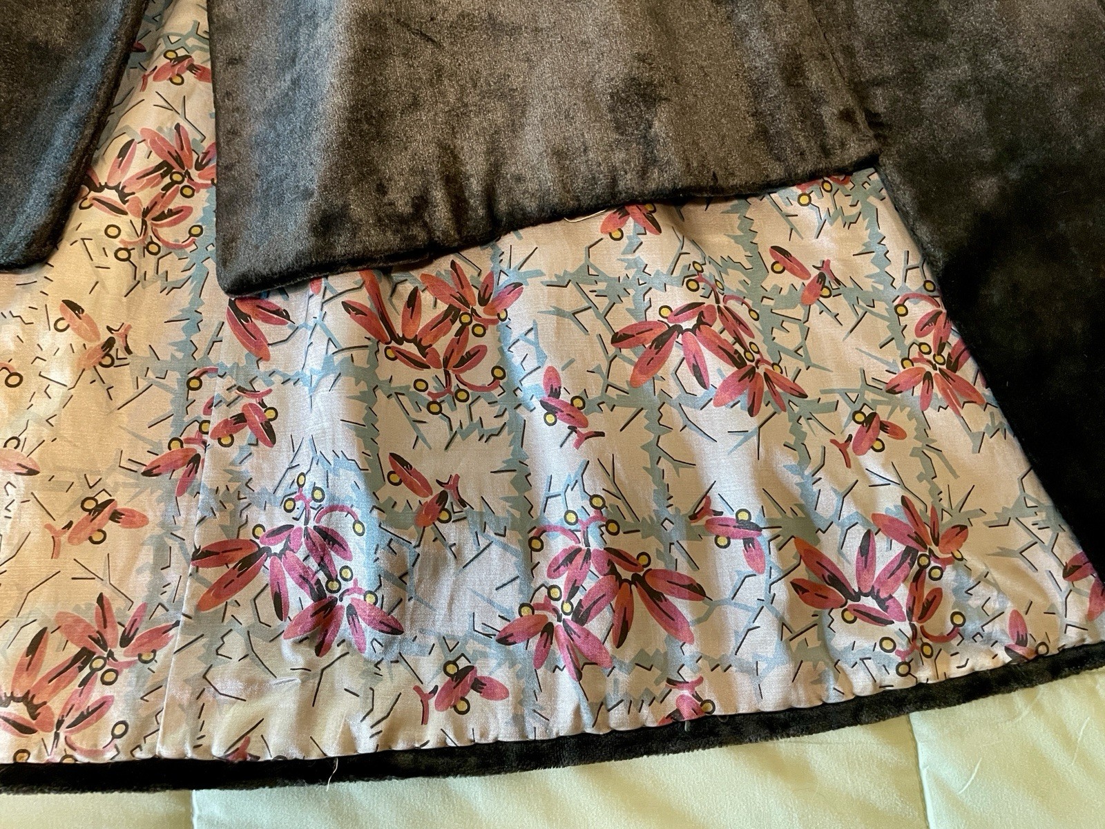 VTG 1930s Velvet Opera Cape Cloak Art Deco Floral Rayon Satin Lining &Belt Black