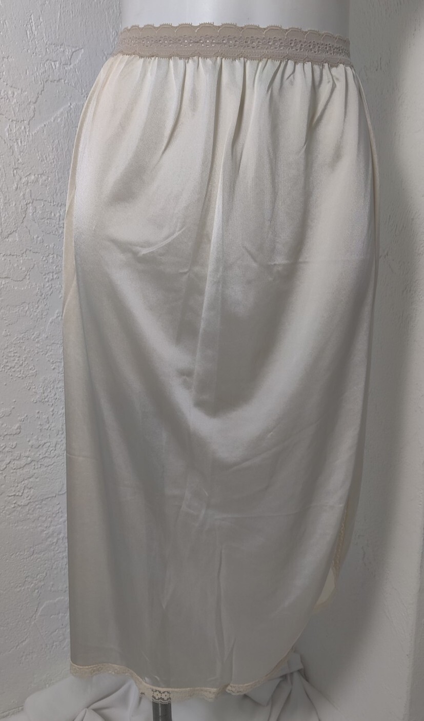 Vintage Greenco Maid Ivory Tan/Nude Slip 31”L 25”Waist Lace Trim 16″ Slit EVC