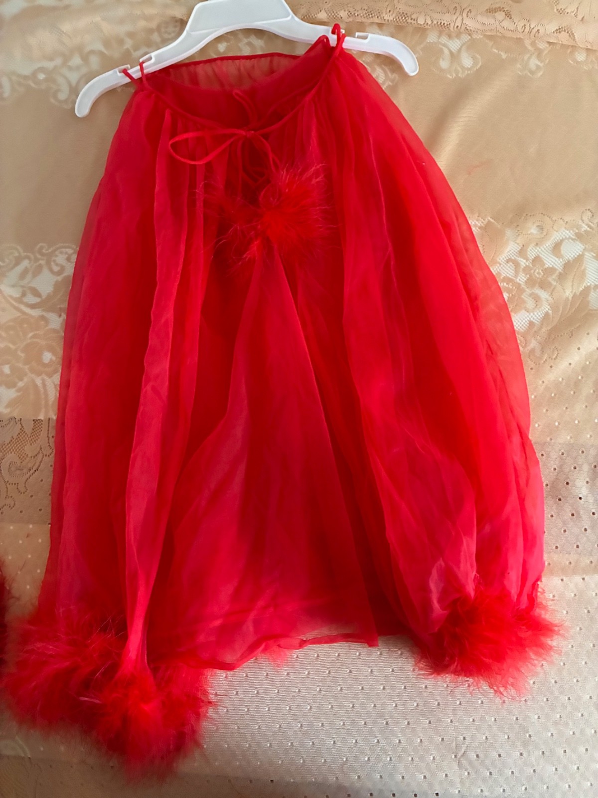 VINTAGE SEXY RED 2 PIECE BABYDOLL NIGHTIE WITH SLIPPERS SIZE M FEATHER TRIM