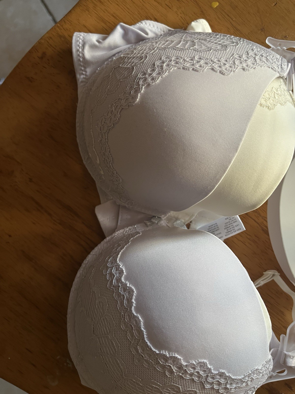Women light purple Wirefree Cato purple and and white bra size 36 c