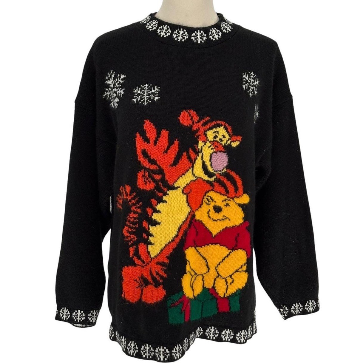 Vintage Disney Winnie the Pooh Tigger Sweater Black Snowflake Holiday Large