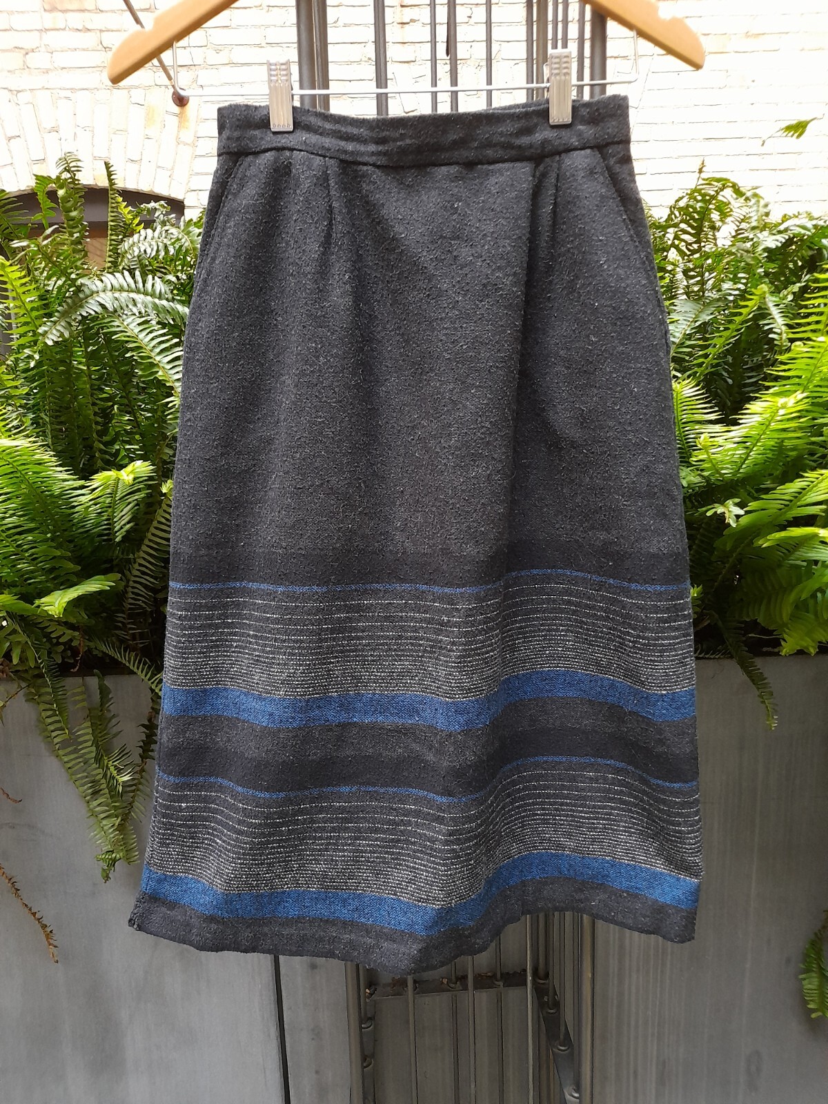 Vintage Wool Blend Skirt Dark Gray Blue Size 7/8 Lana Lee Petites Blanket Border