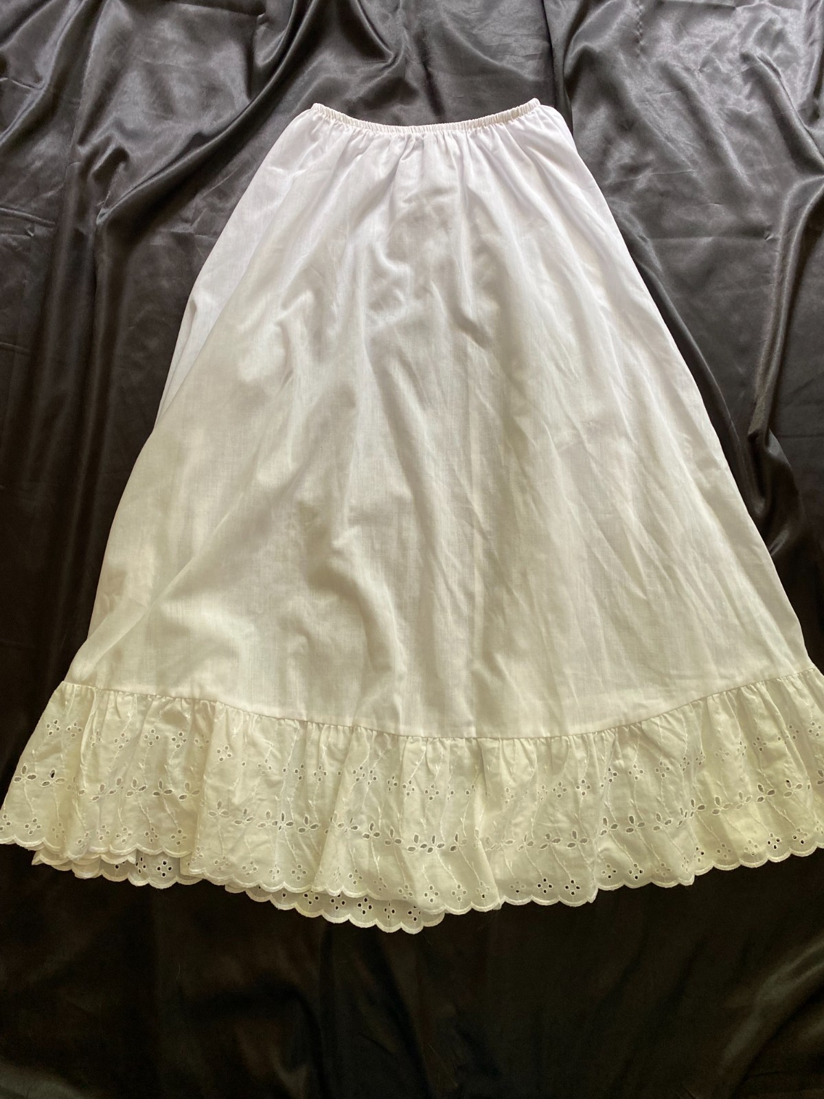 Vintage 1970s You Babes White Cotton Eyelet Tiered Boho Skirt Medium
