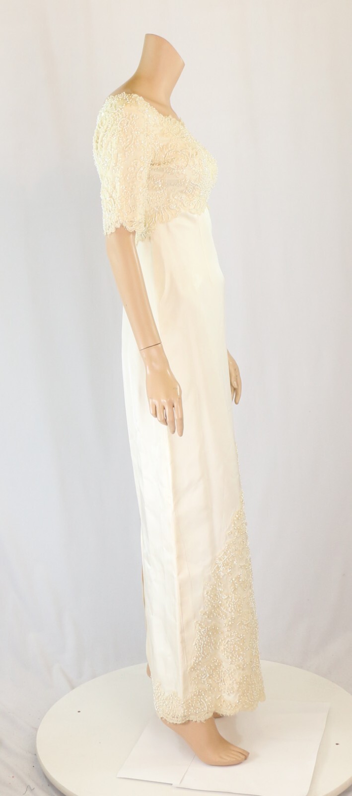 Unbranded Vintage 60s Ivory Satin & Alencon Lace Wedding Dress size 5/6