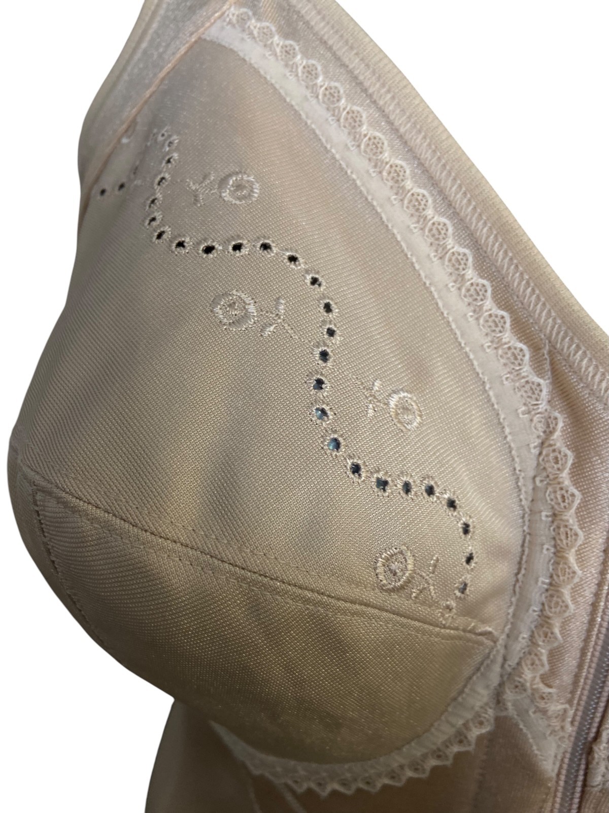 Women’s 70’s Vintage shapewear by Triumph | One piece in skin tone | Size EU 80D