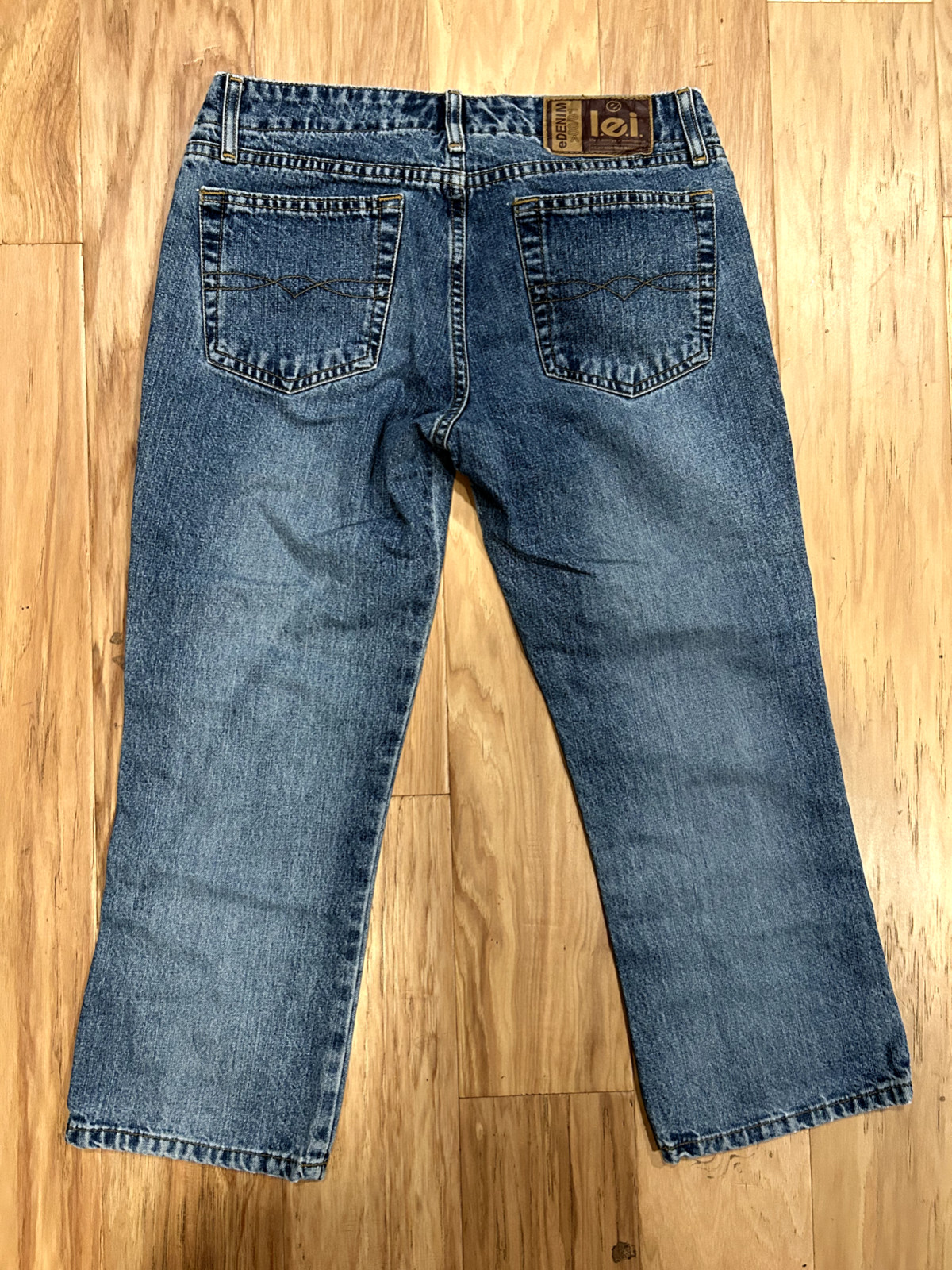 Vintage Y2K LEI Cropped Jean Capris With Button Fly Medium Wash Low Rise Size 5