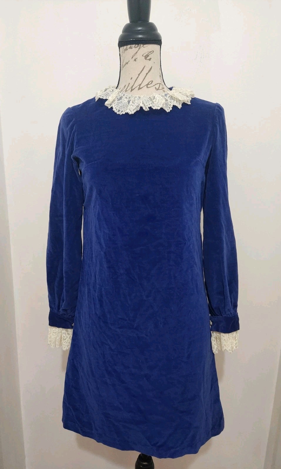 Vintage 1960s Blue Velvet Feel w/Lace Ruffle Collar & Sleeves Trim, Mini Dress.