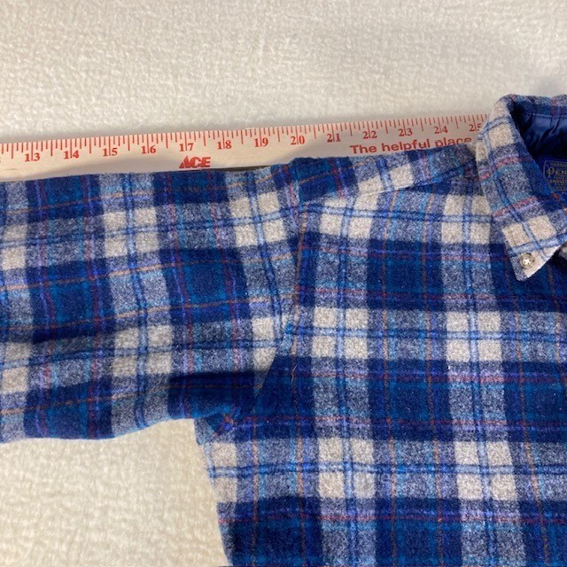 100 % Virgin Wool Pendleton Woolen Mills Long Sleeve Made in USA Shirt S 1960s