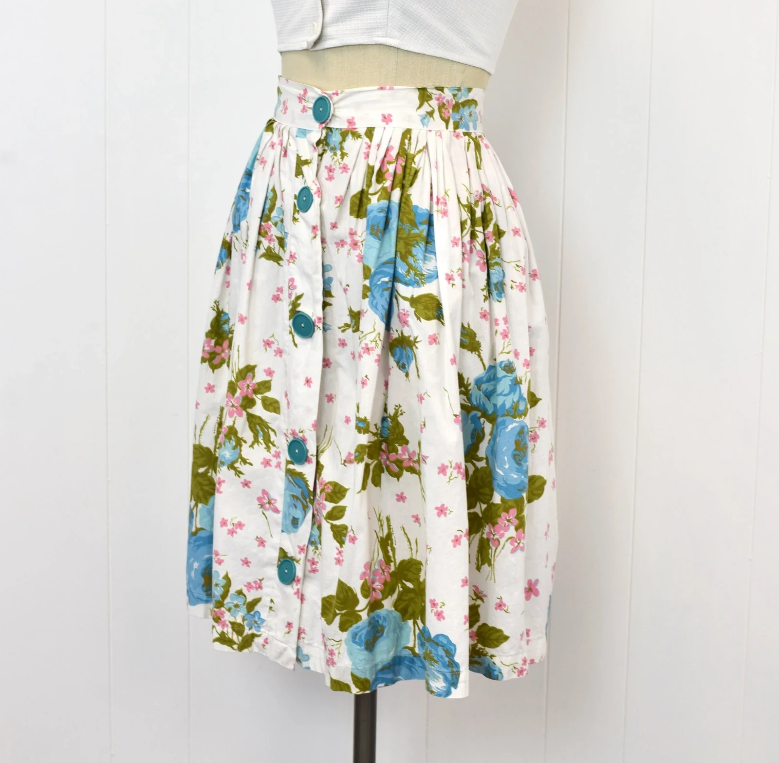1950s Blue Rose Pink Floral Print White Cotton Pinup Mid Century Skirt