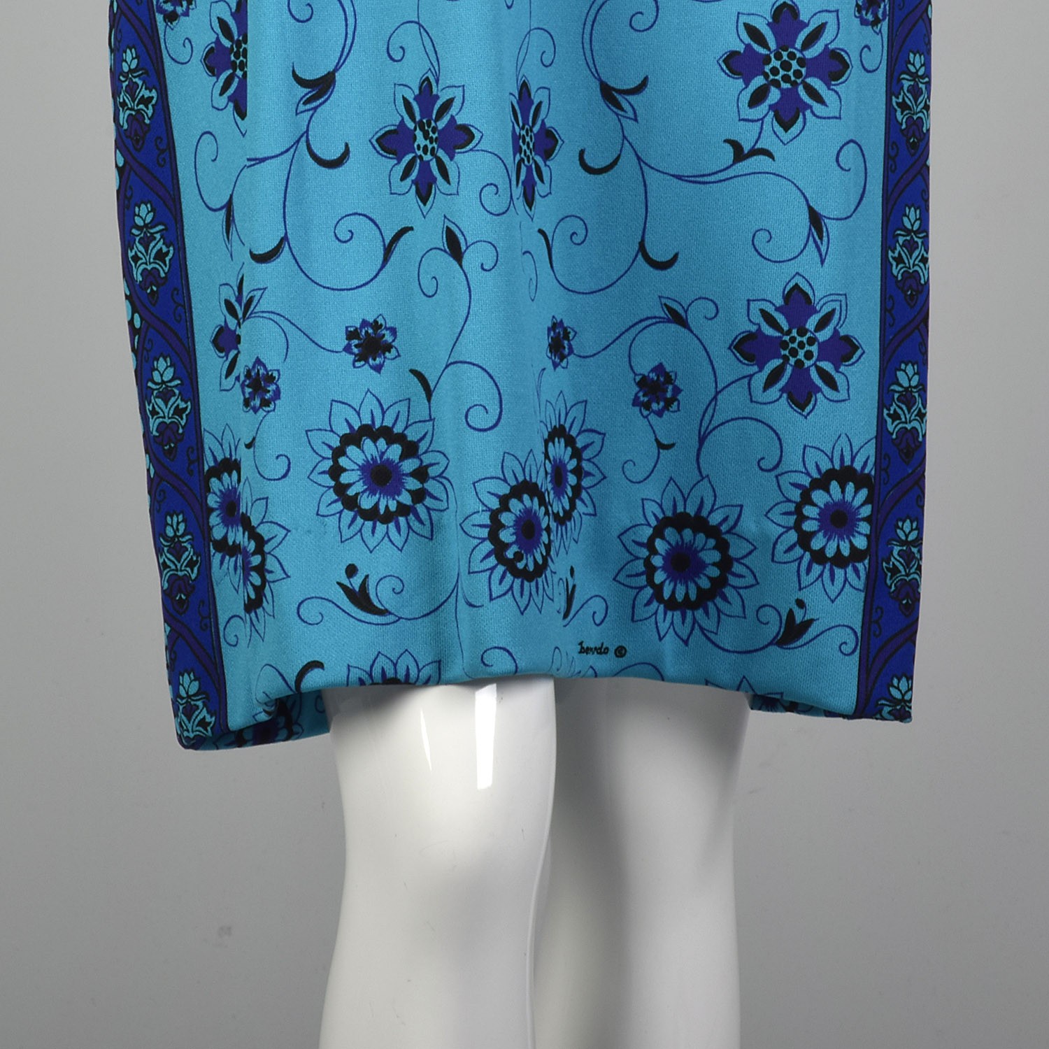 L Blue Dress 1970s Floral Printed Black Boho Bohemian Teal Classic Shift 70s VTG