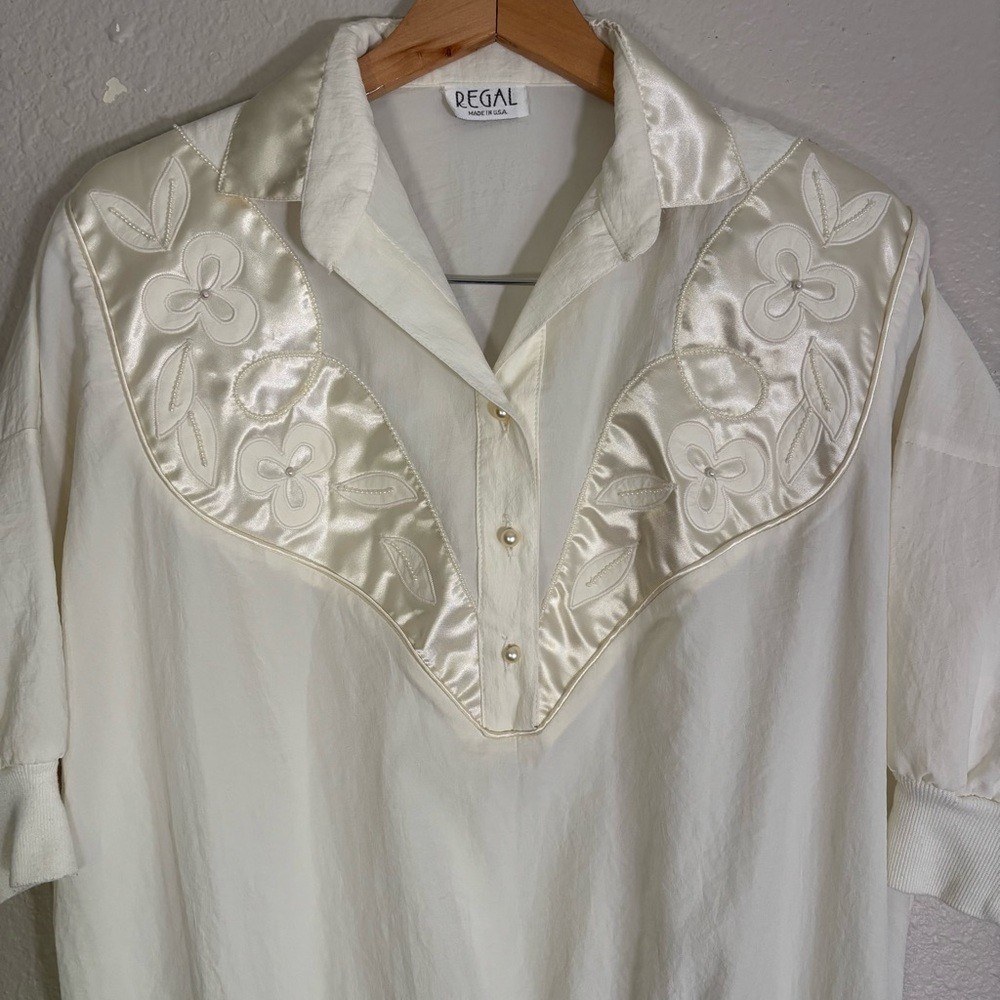 2 Piece Short Sleeve Embroidered Yolk Top and Skirt Set Size Medium 80s Vintage