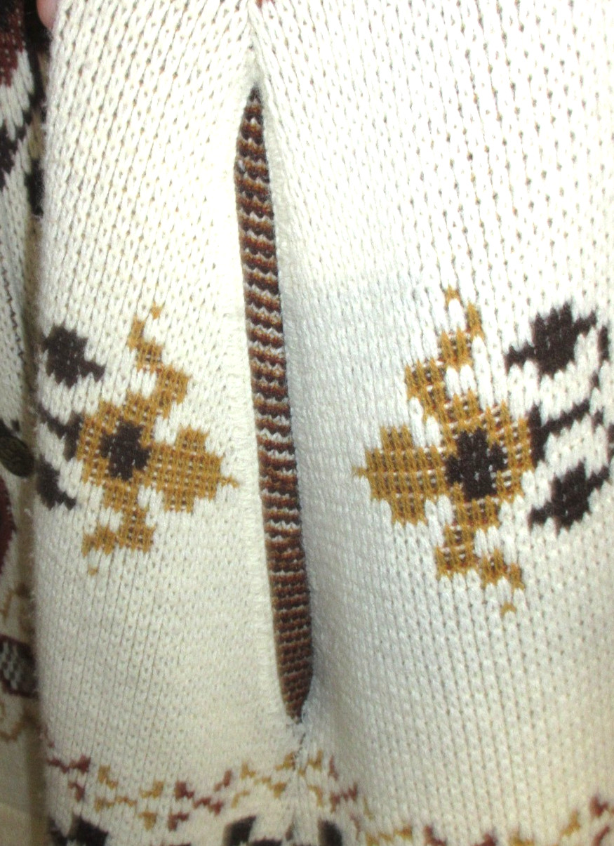 Sturbridge Vintage 1970s Knit Poncho Cape Scandenavian Hippie Western One Size!