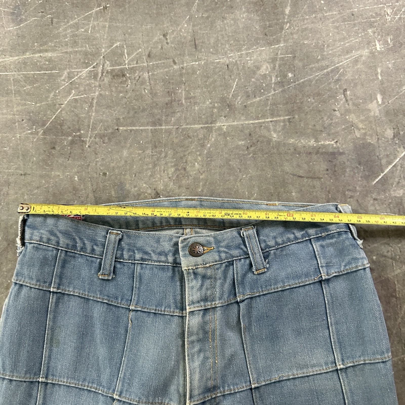 Vintage ’70s Brittania Patchwork Light Wash Bellbottom Boho Flare Jeans 33 Waist