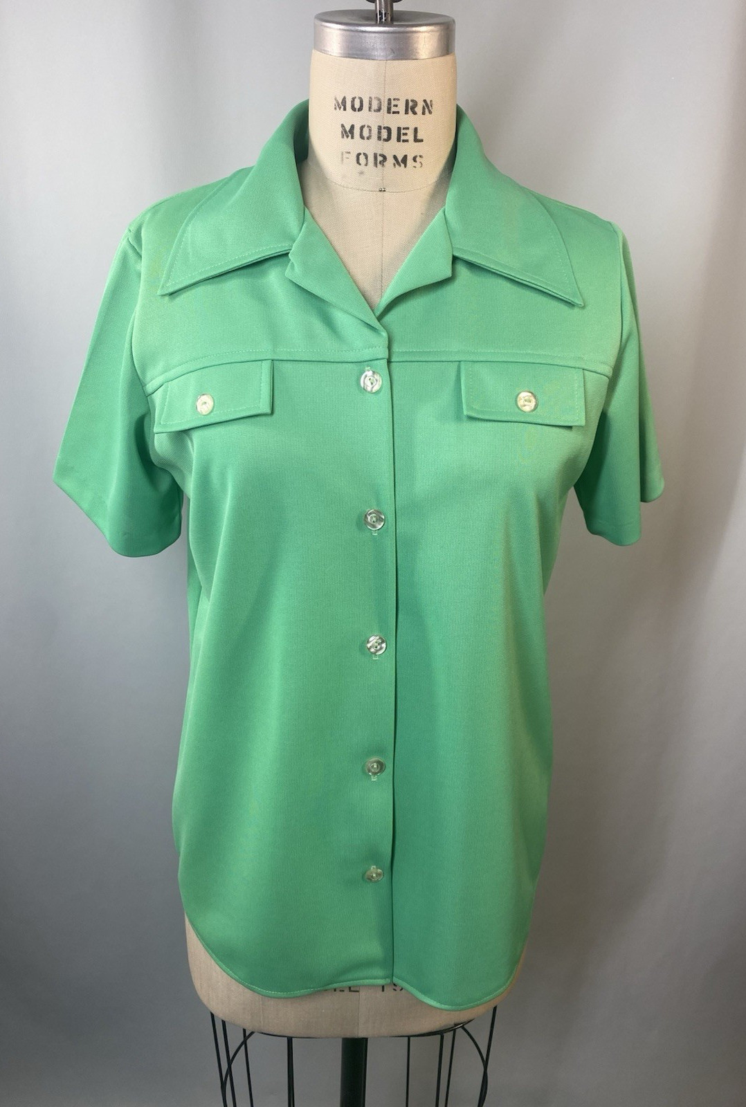 Women’s Vintage Top SIZE LARGE green short sleeve 60s 60s point collar