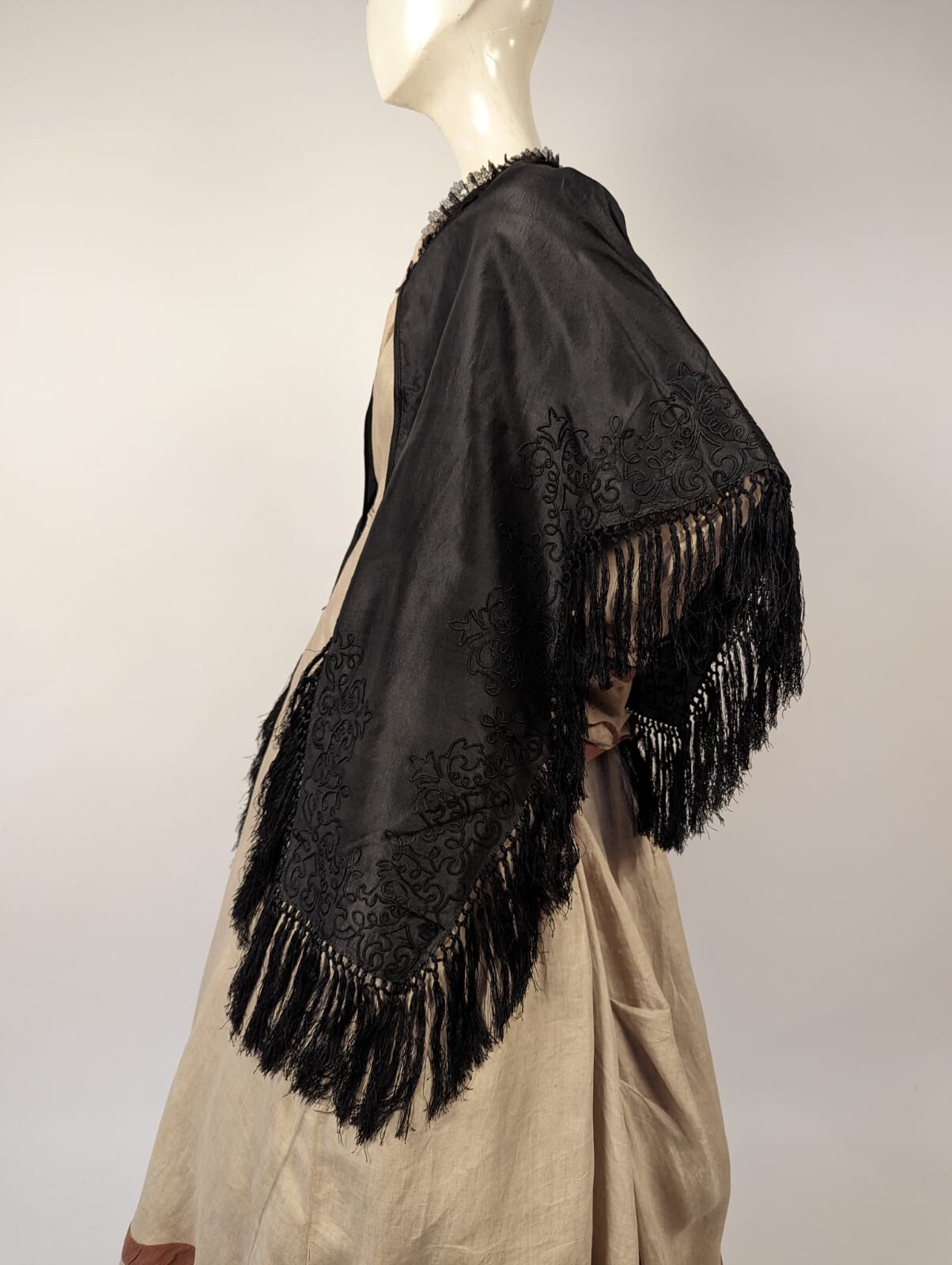 CIVIL WAR 1850’S BLACK SILK TAFFETA MOURNING MANTLE CAPE W SOUTACHE FOR DRESS