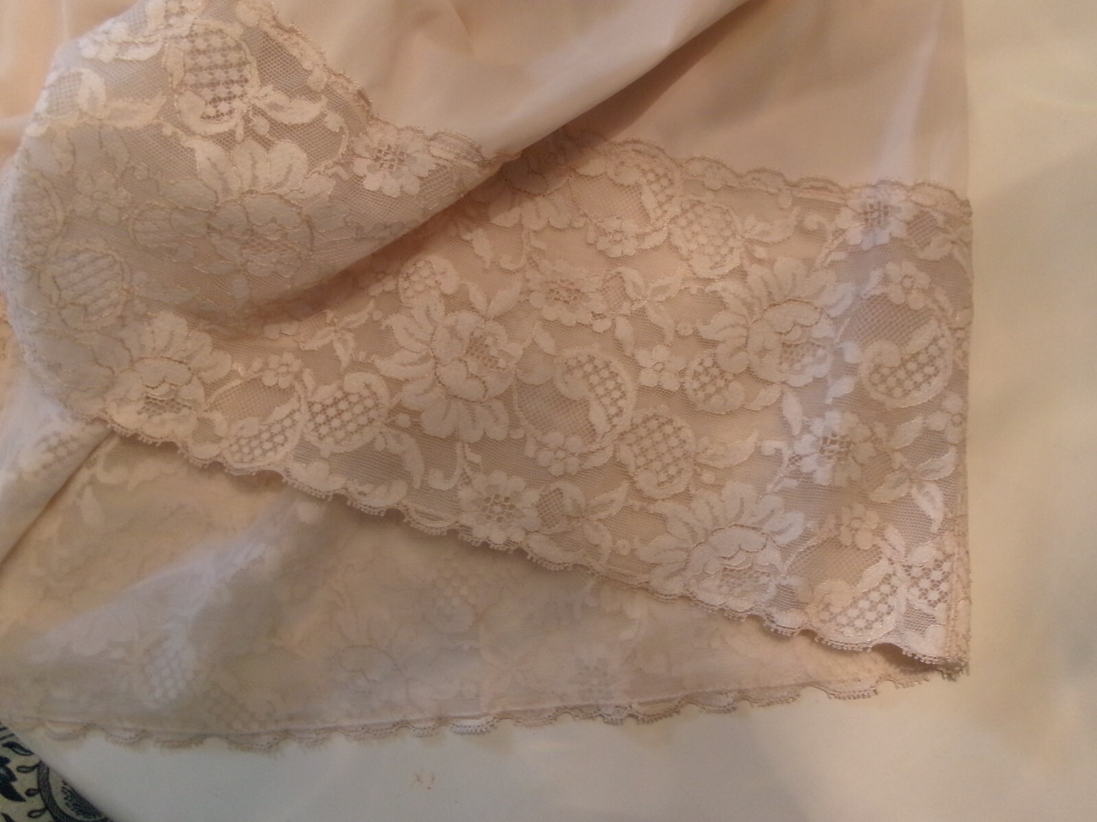 Reduced VTG VANITY FAIR CHIFFON NYLON SLIP DRESS BEIGH OPULENT CHANTILLY LACE 34