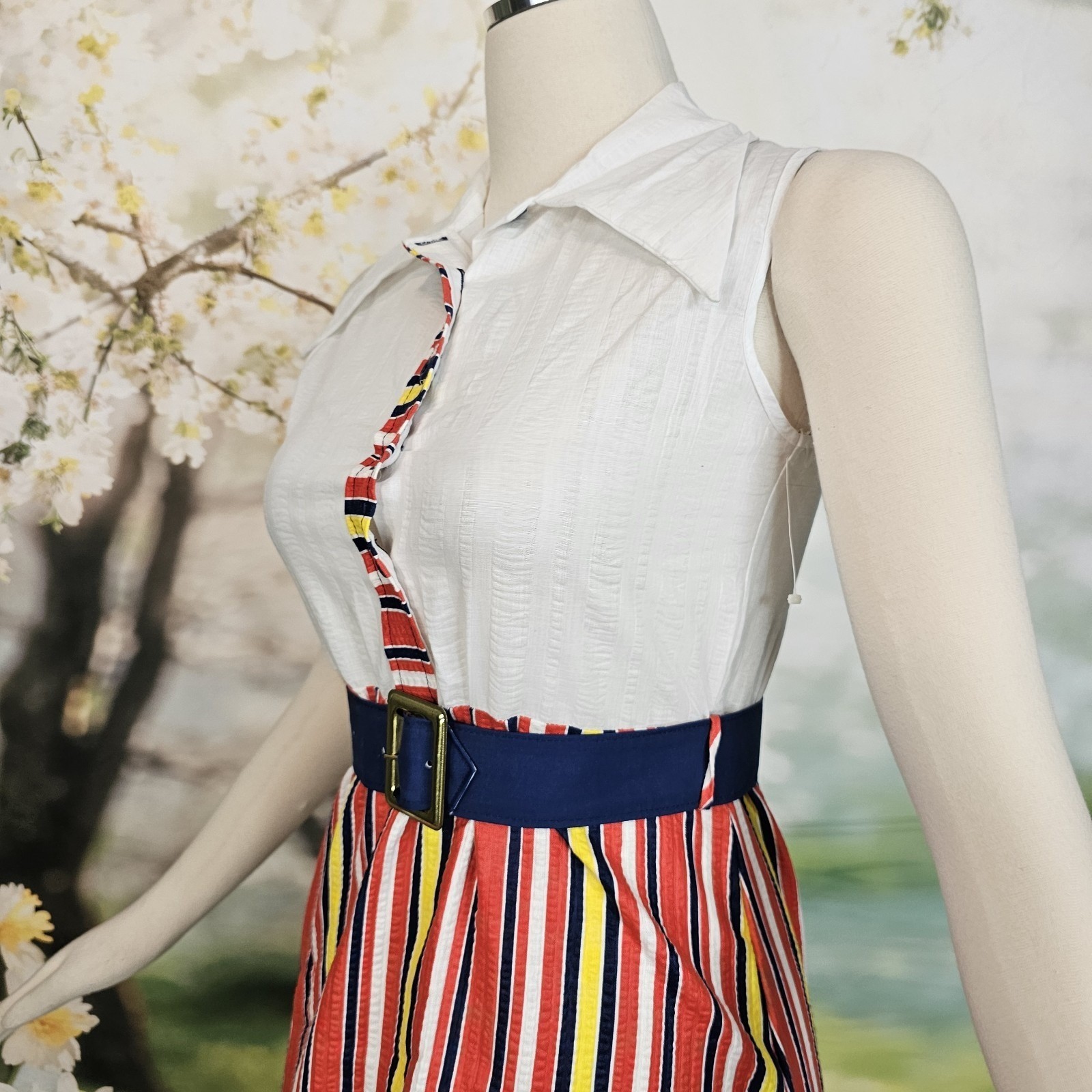 Vintage 1970s Dress Sleeveless Minidress White Button Up Pointed Collar Striped