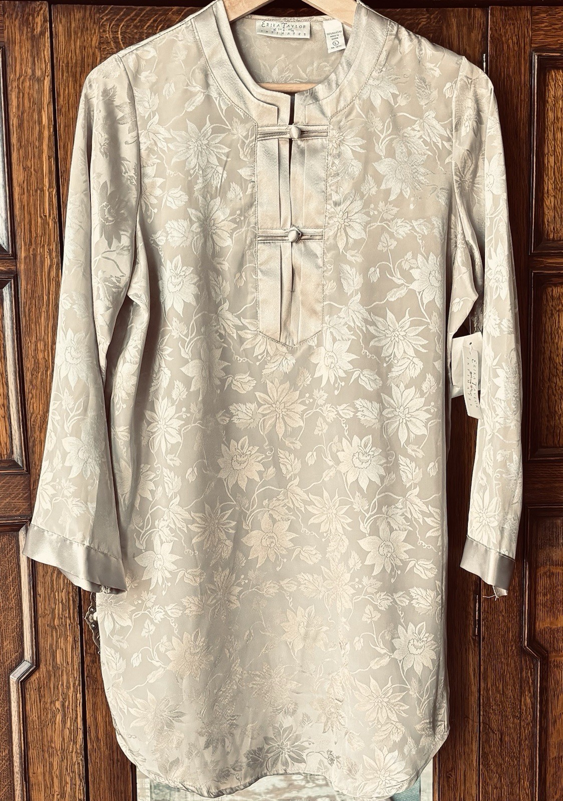 VINTAGE ERIKA TAYLOR INTIMATES Gold Long Sleeve Floral Print Night Shirt Size L