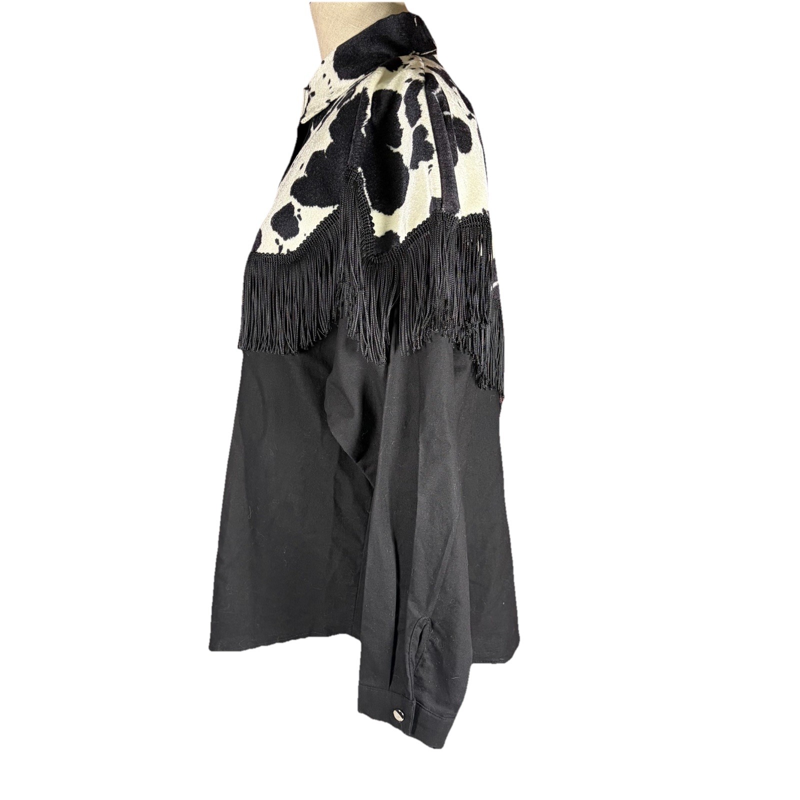 Vtg Sas’sa Western Fringe Cow Print Snap Front Shirt Black Cowhide Yoke Women’s