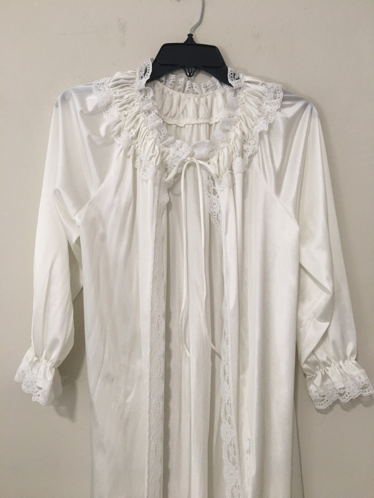Vintage Glencraft White Robe With Lace Trim Union Label Size Small