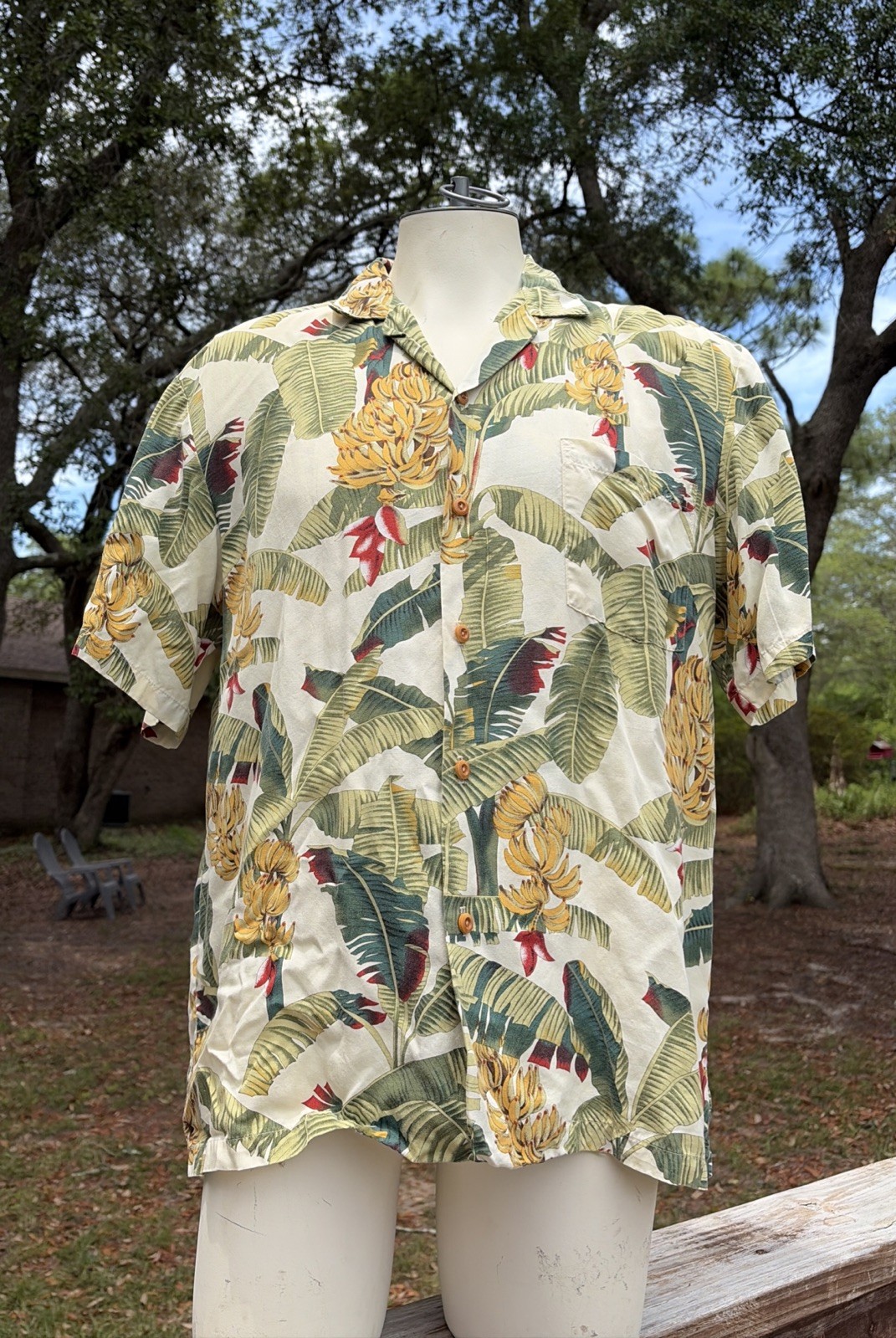 Paradise Found Vtg Hawaiian Shirt Bananas Palms M Green Red Button Cotton HOLE