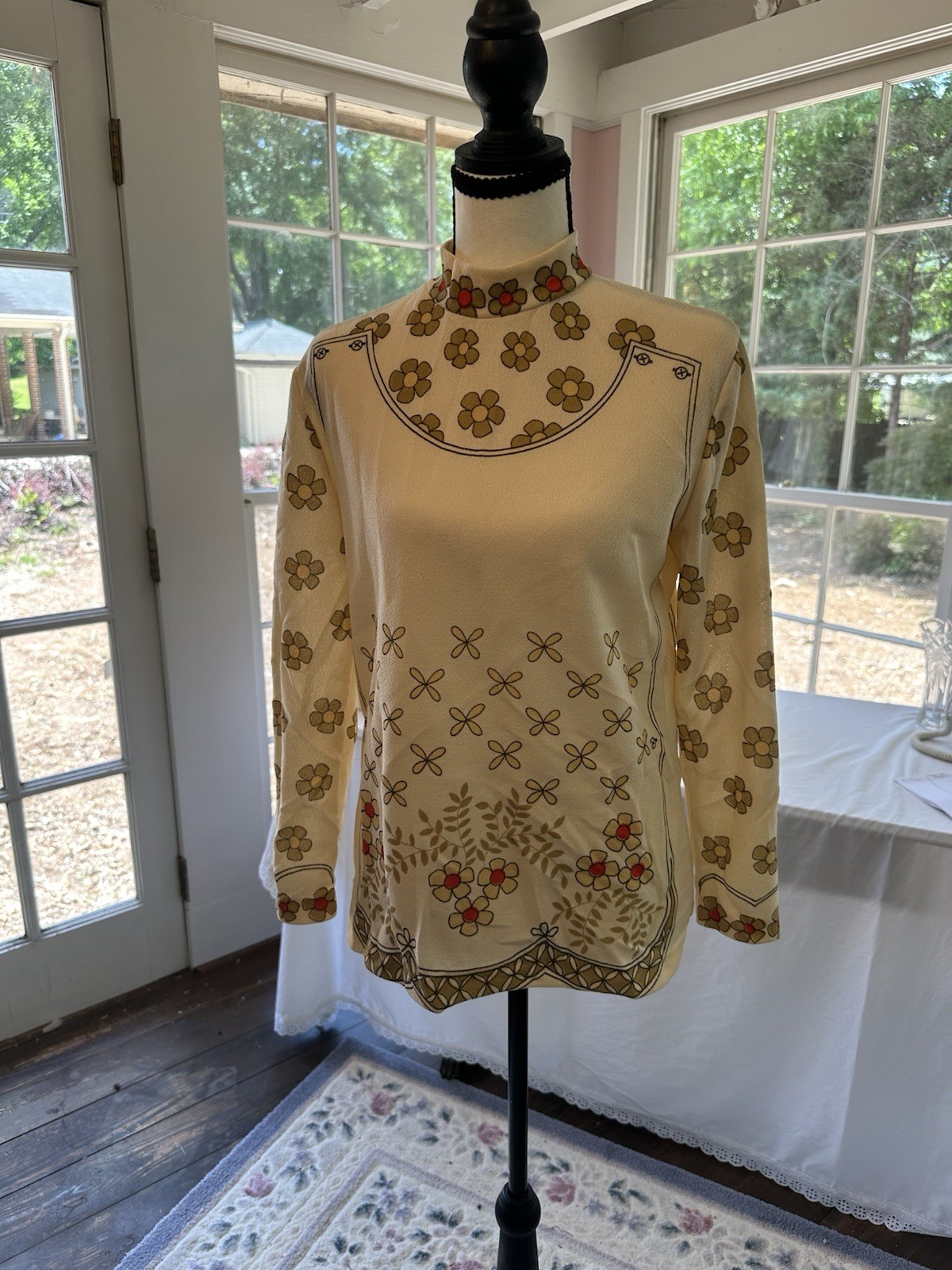 Vintage 1970s Mod Flower Power Armor Long Sleeve Hippie Top Devonette Retro