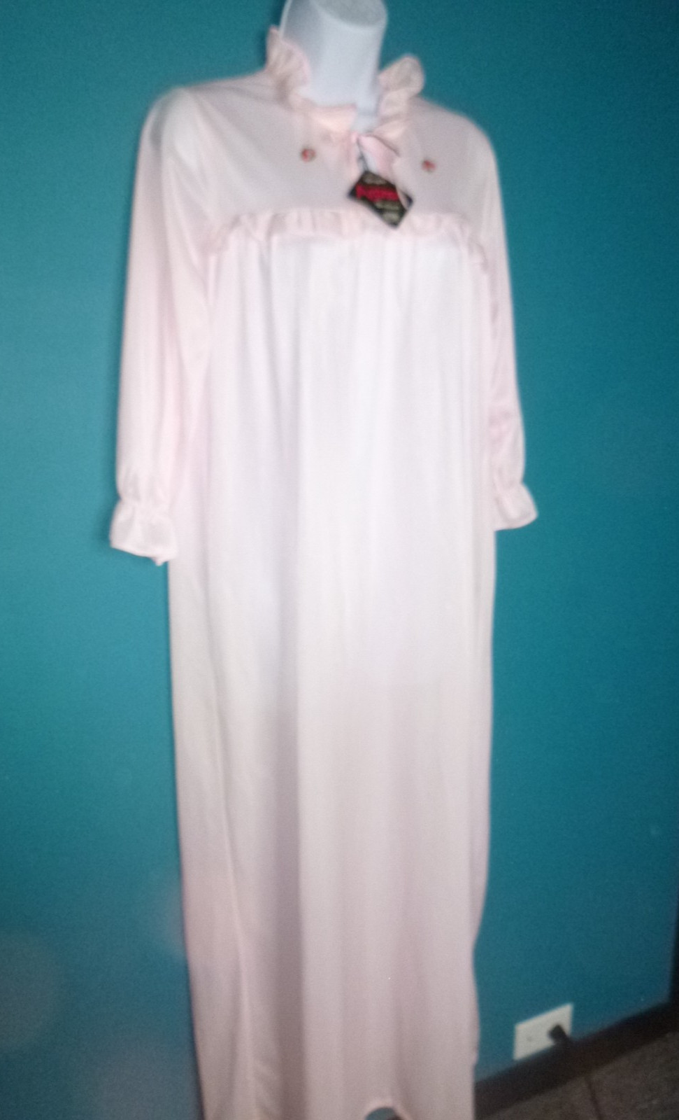 NOS Vtg Pink Lady 100% Antron Nylon Long Nightgown Modest Pale Pink Sz M